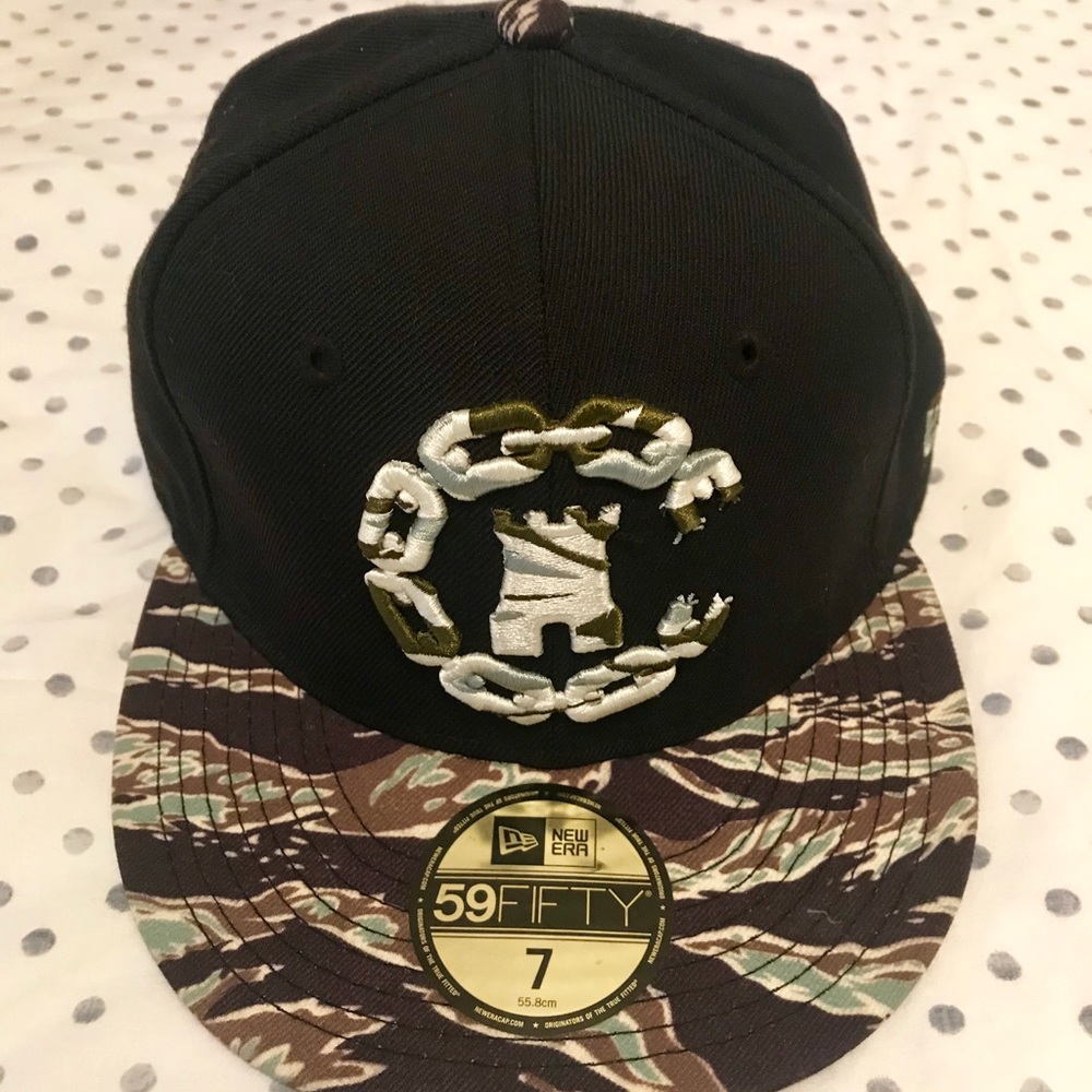 New Era X Crooks & Castles - Picture 1 of 4